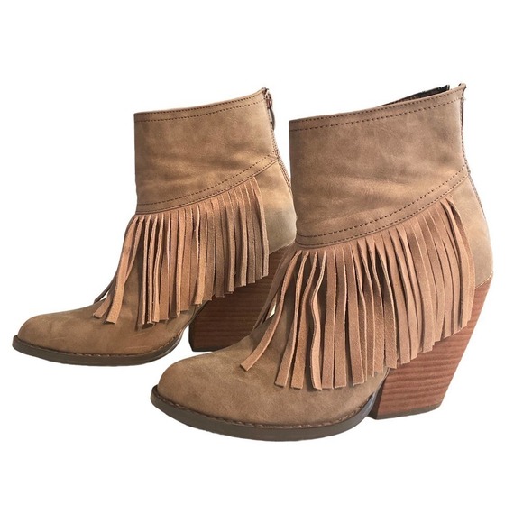Very Volatile Khloe Ankle Boots Tan Size 7.5 Fringe Heeled Western Cowgirl Party - Picture 1 of 6